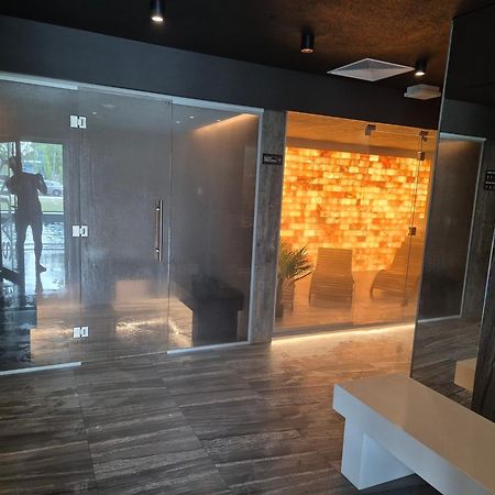 Apartamenty Kasprowicza 20A Klimatyzacja Basen Fintess Sauny Parking Bawialnia Zmywarkataras Wysoki Standard W Pelni Wyposazony Колобжег Екстериор снимка